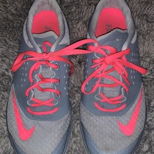 Women’s Nike shoes